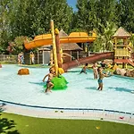 Zecamping 4 500m Piscine Couverte Animaux Acceptes Club Enfant 4*